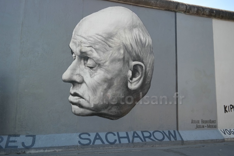 the Wall - Sacharow