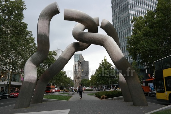 Sculpture Tauentzienstraße - Berlin